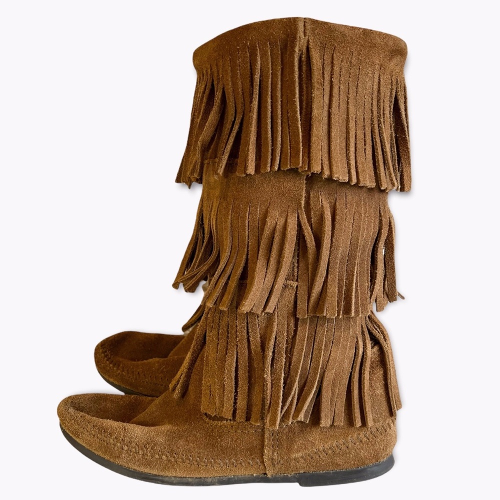 Minnetonka 3-Layer Fringe Boot in Dusty Brown Suede Sz 8